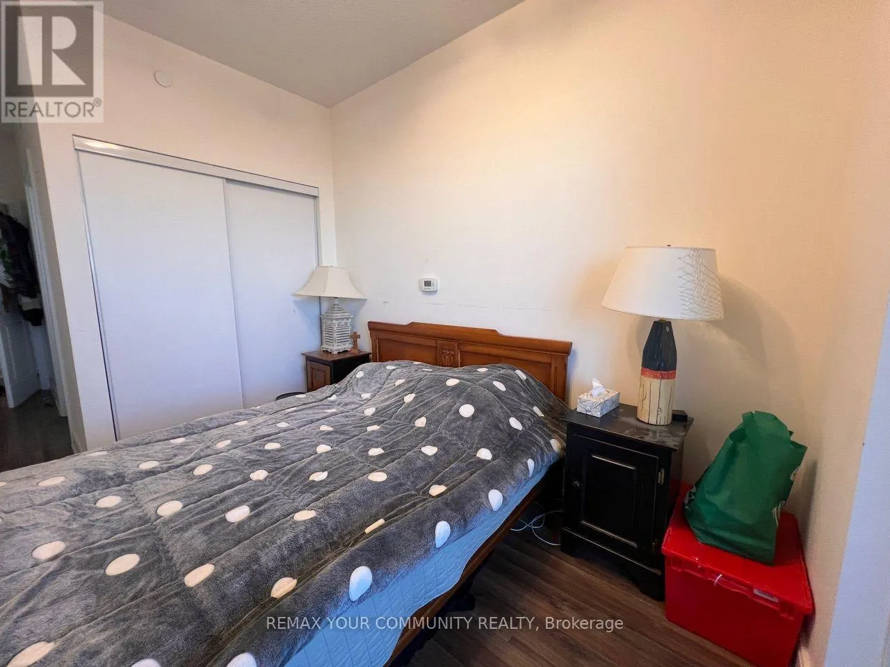 1602B - 9600 YONGE STREET