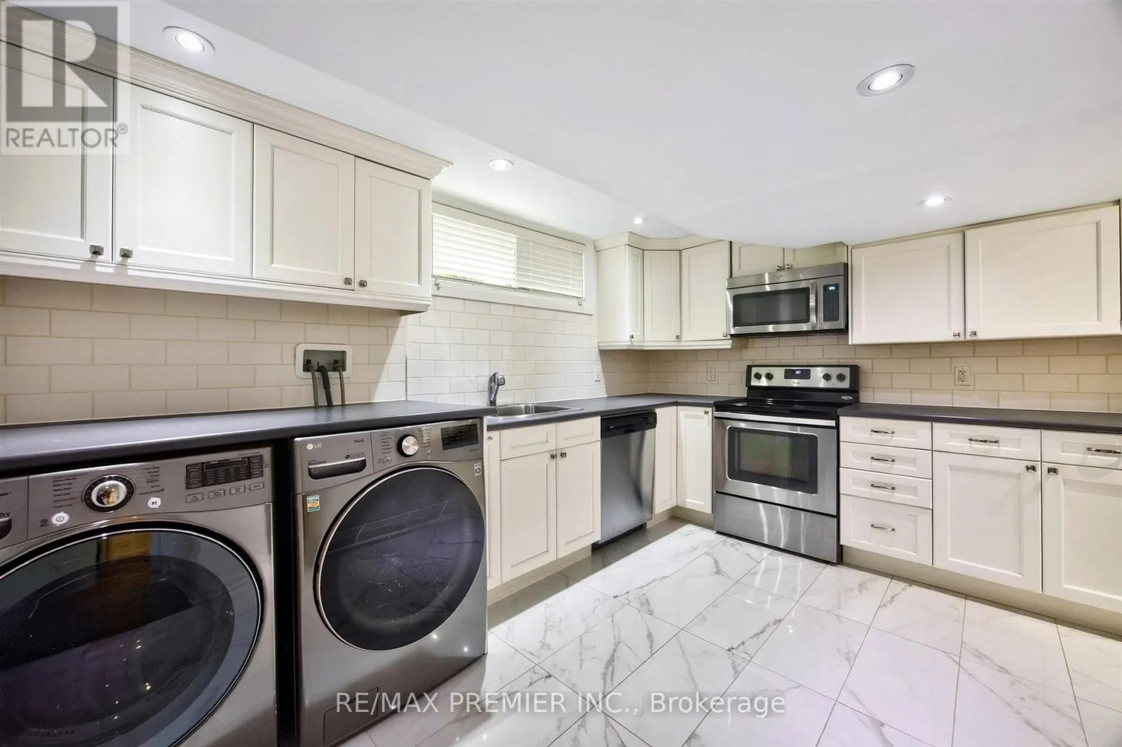 31 MALAREN ROAD