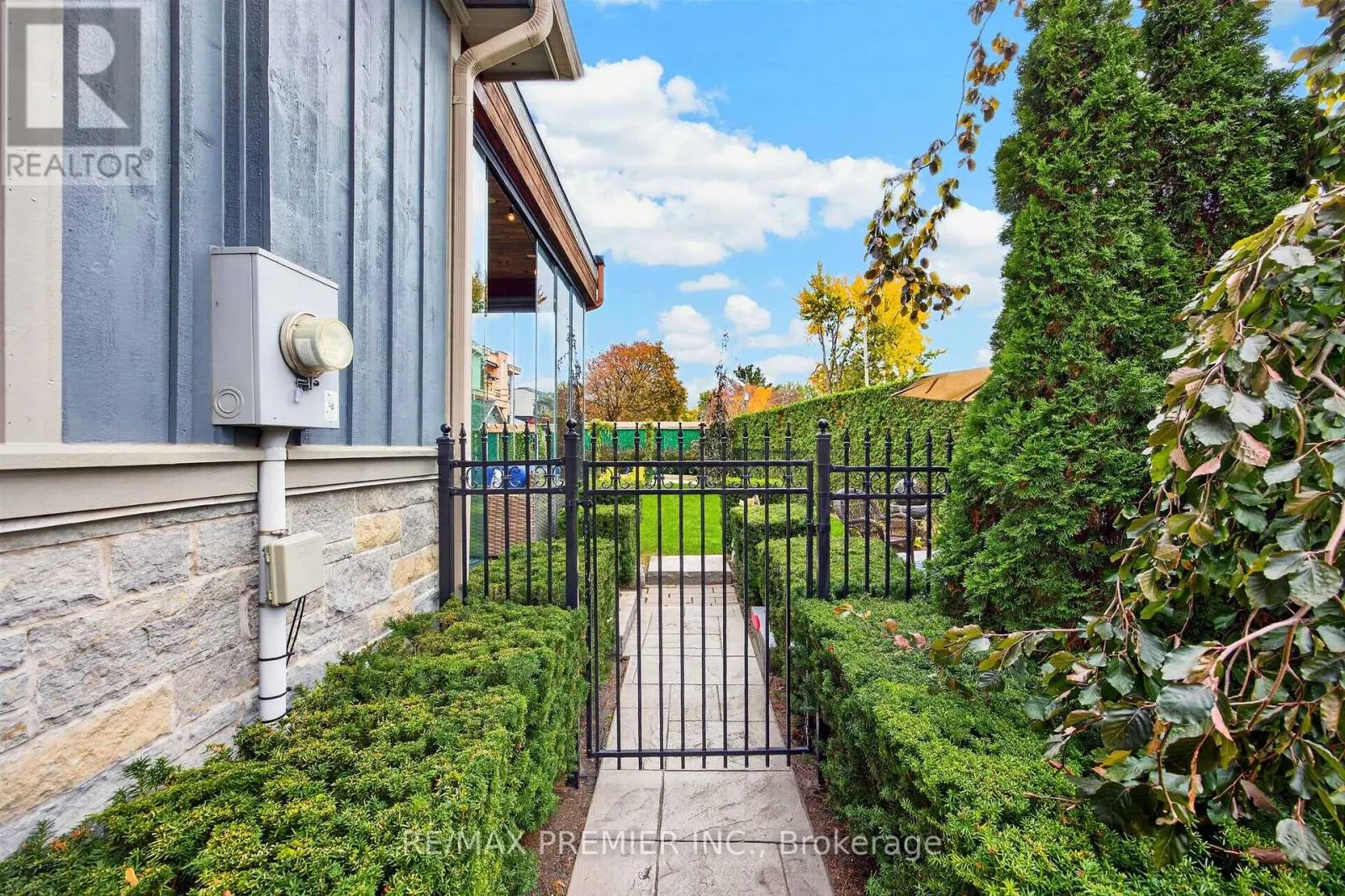 31 MALAREN ROAD
