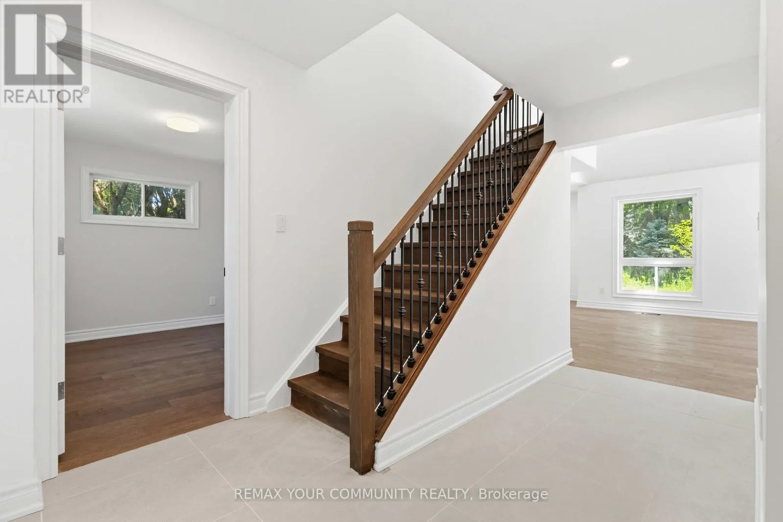 924 HELEN STREET