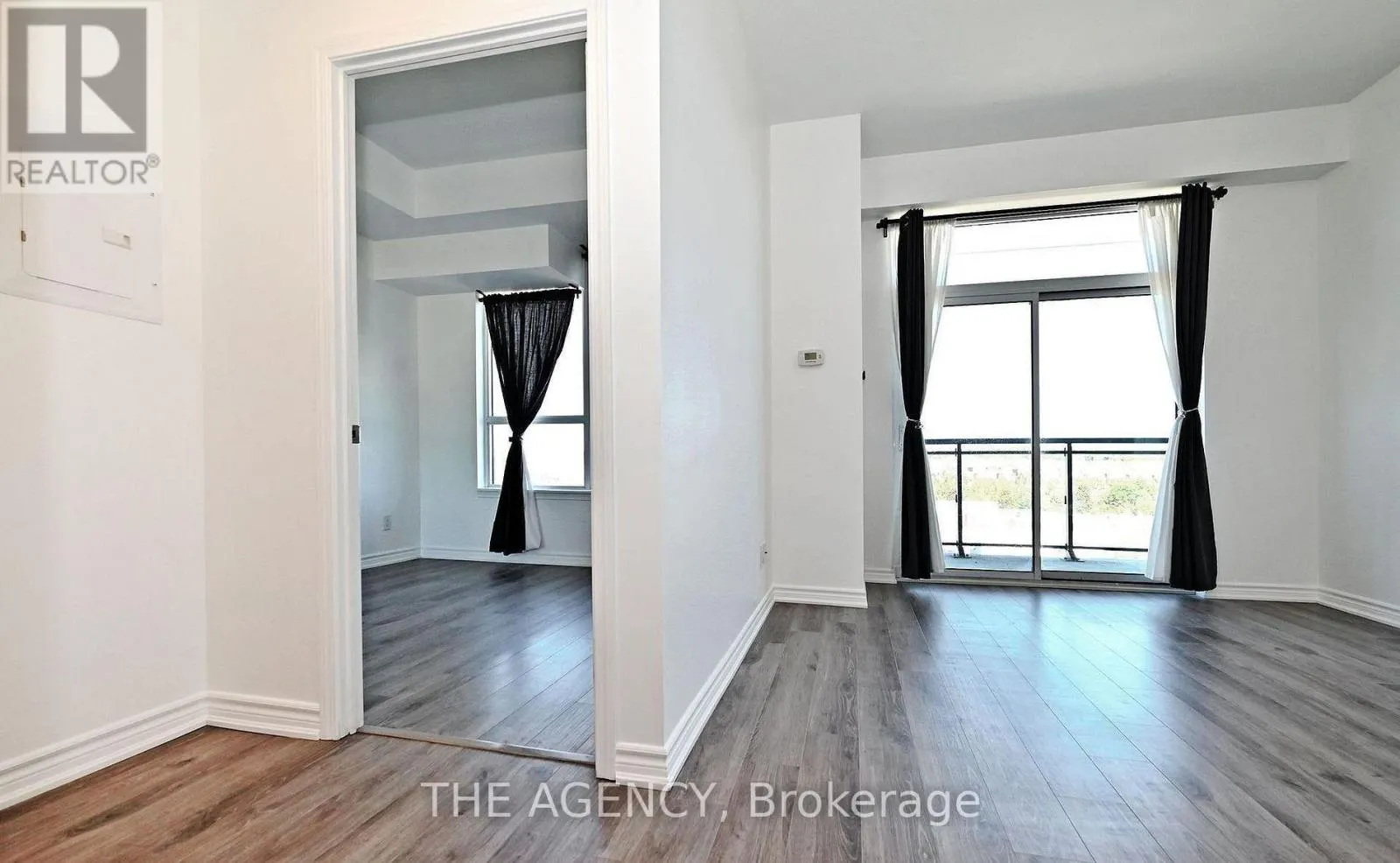 809 - 11611 YONGE STREET