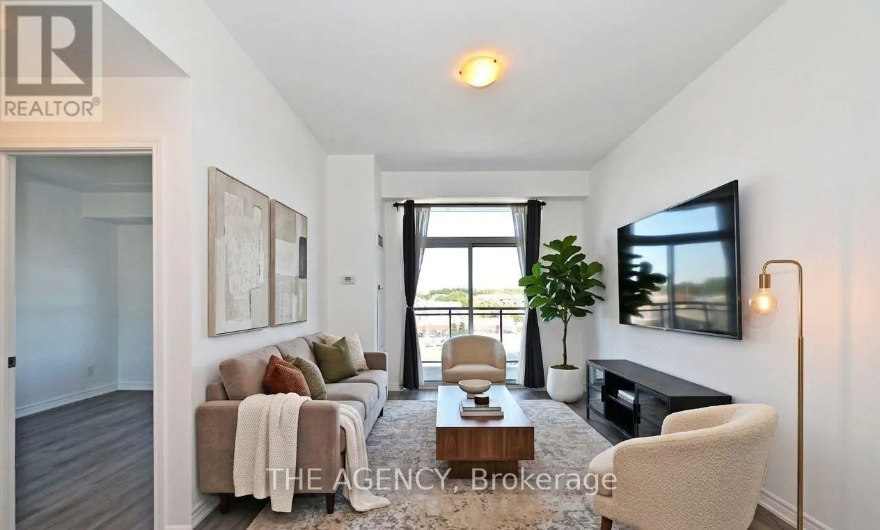 809 - 11611 YONGE STREET