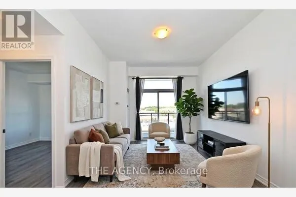 809 - 11611 YONGE STREET