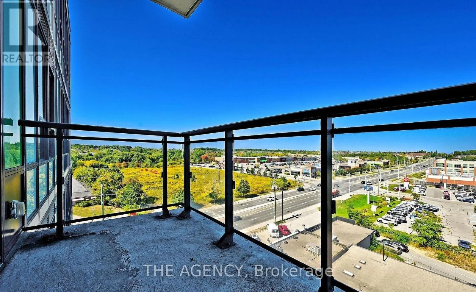 809 - 11611 YONGE STREET