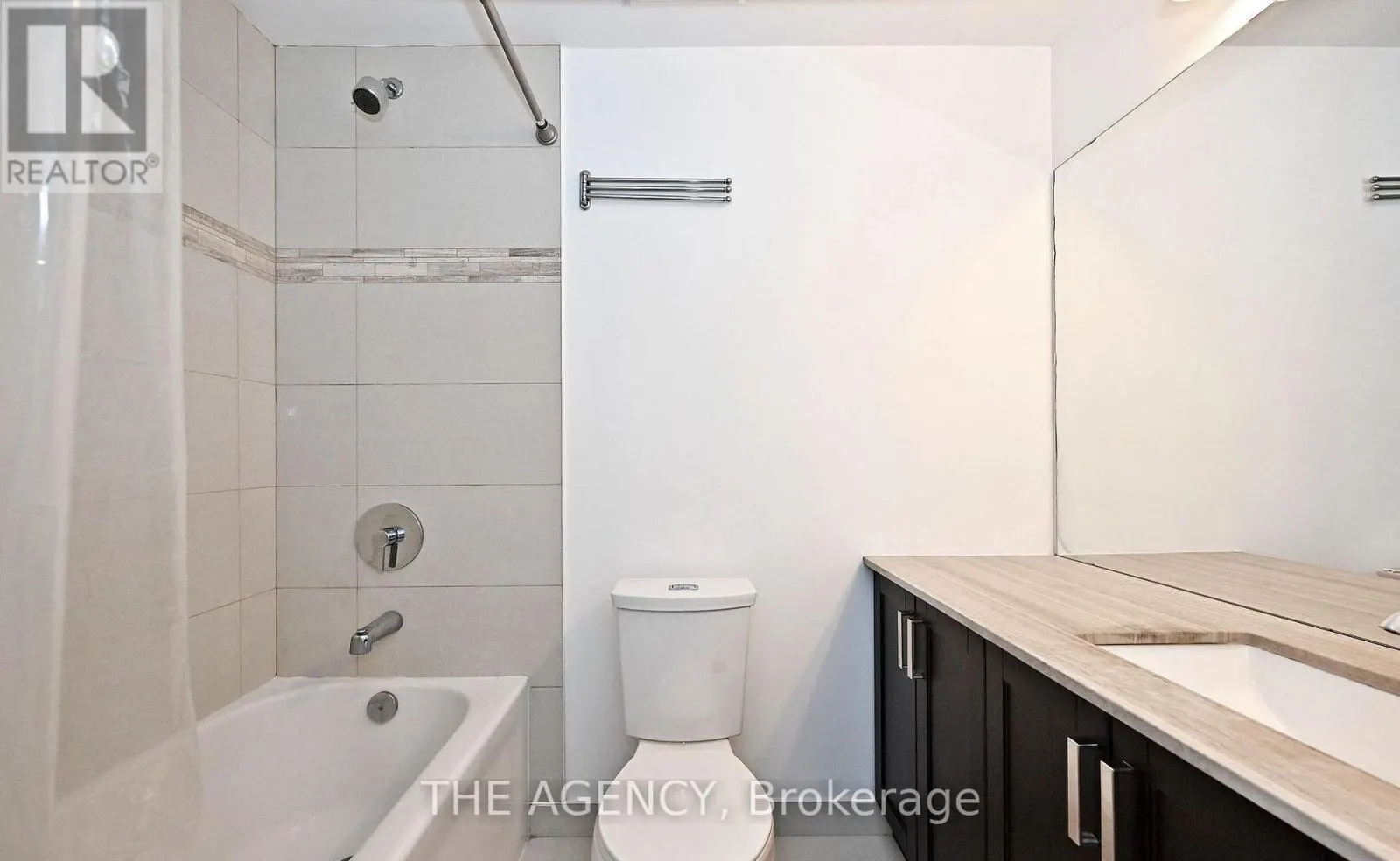 809 - 11611 YONGE STREET