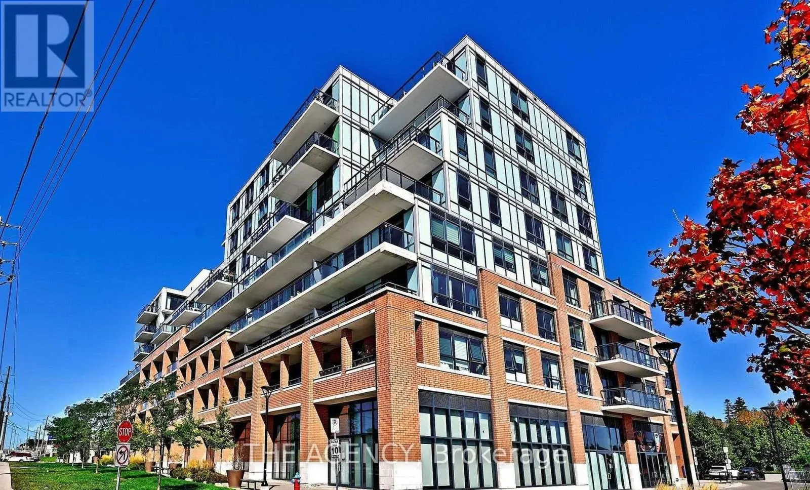 809 - 11611 YONGE STREET