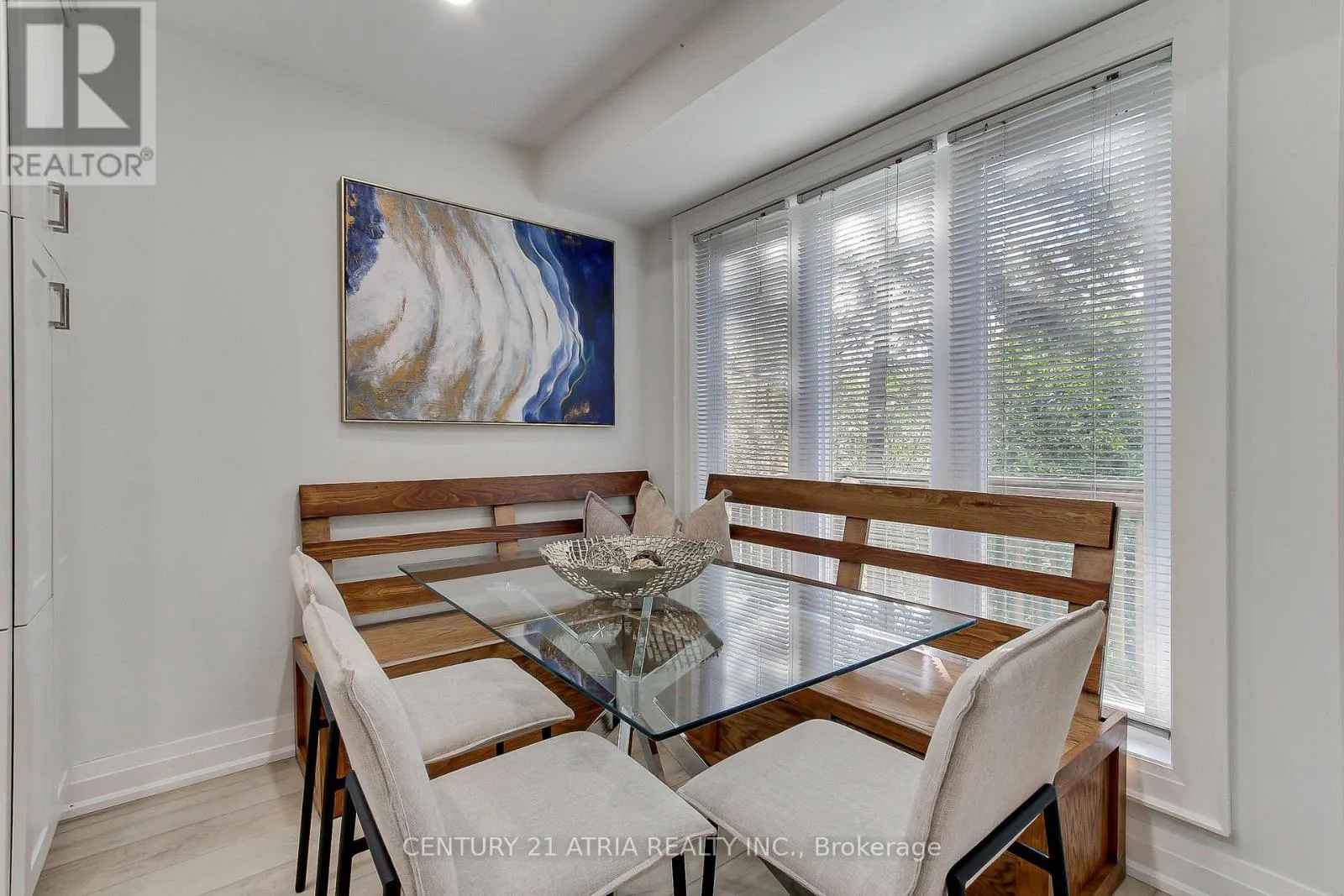 27 ANDERSON PLACE