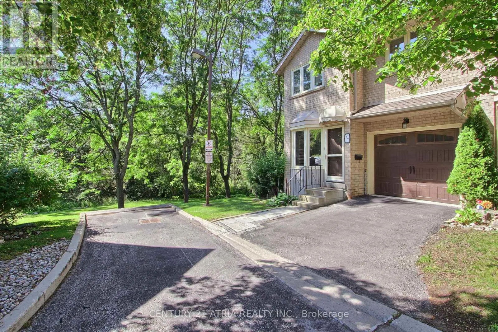 27 ANDERSON PLACE