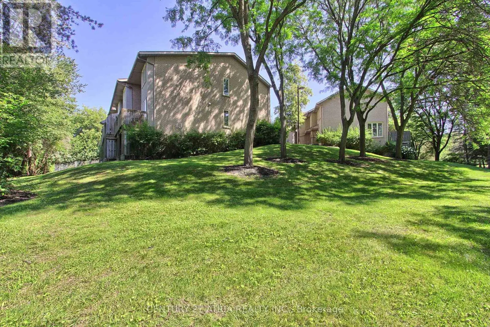 27 ANDERSON PLACE