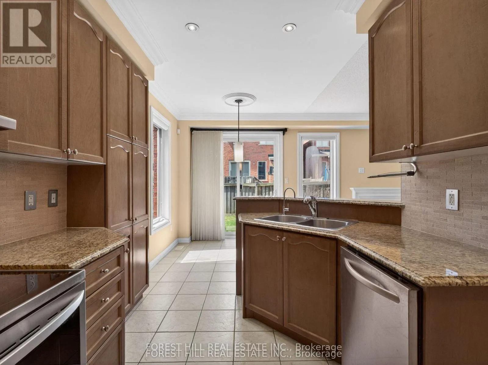 12 STOOKES CRESCENT