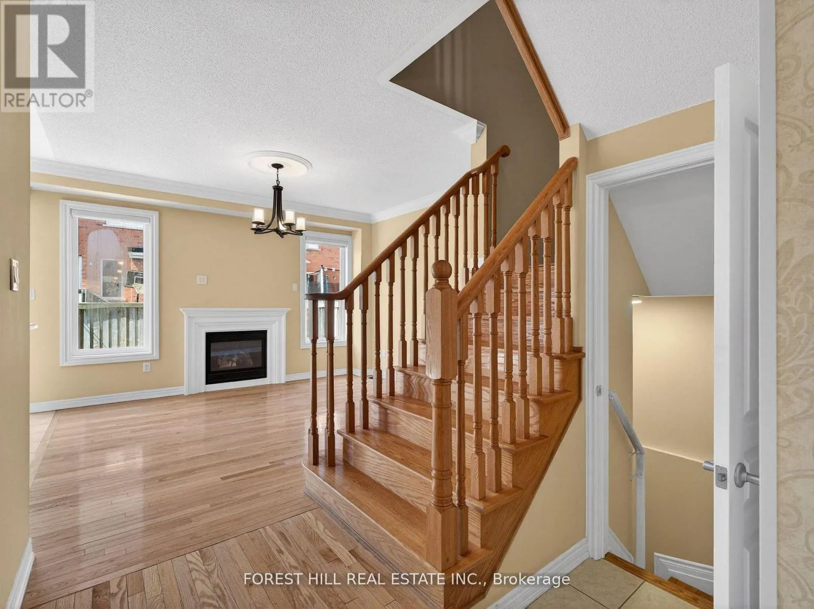 12 STOOKES CRESCENT
