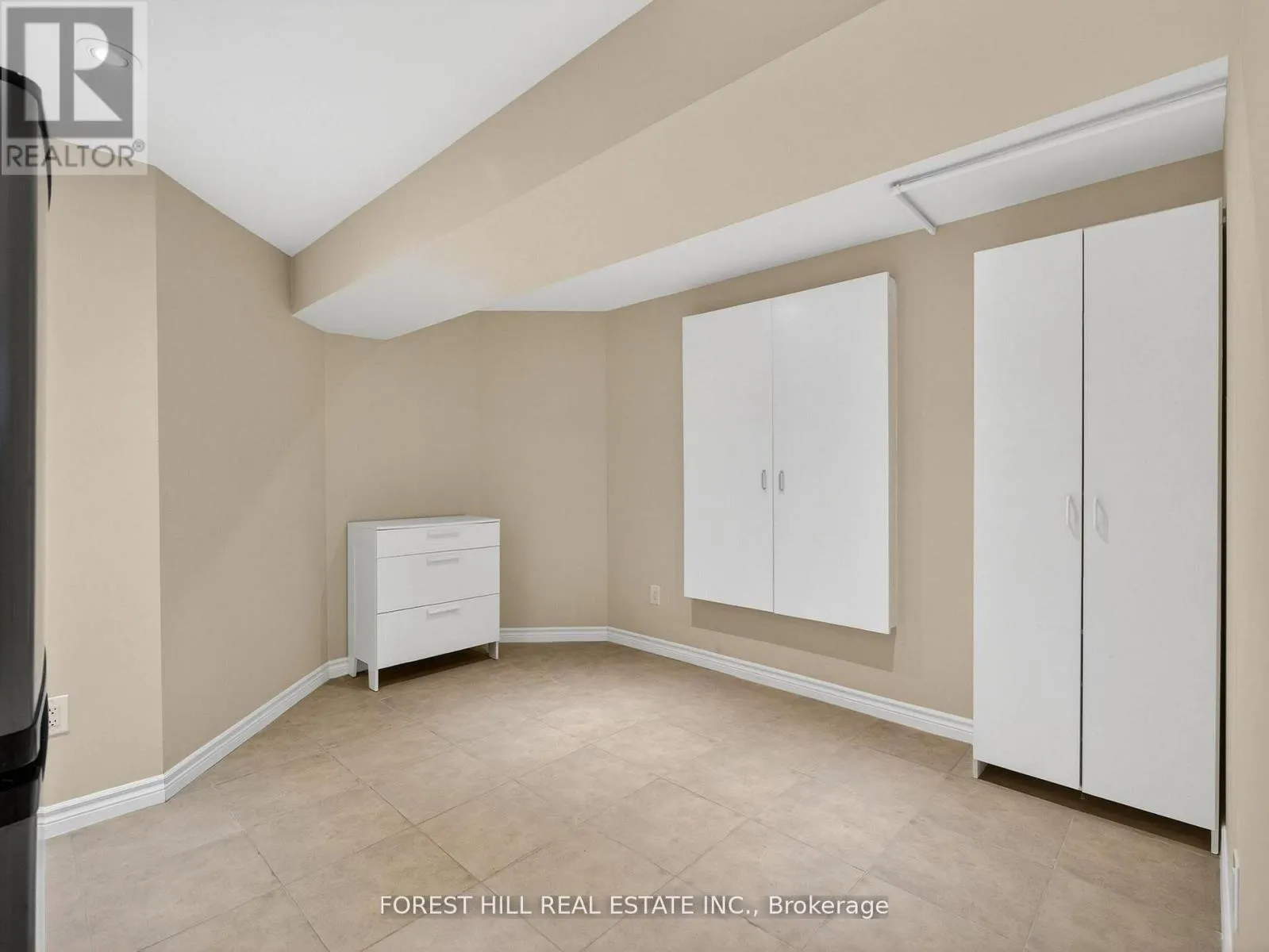 12 STOOKES CRESCENT