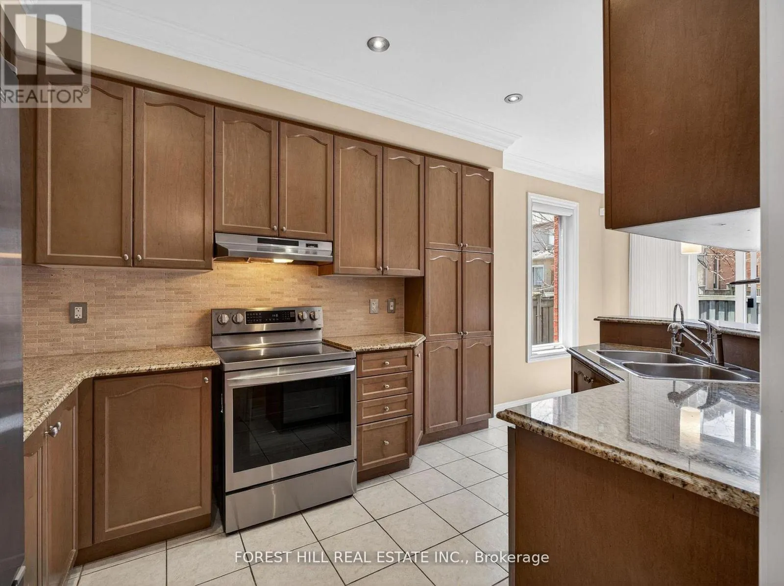 12 STOOKES CRESCENT