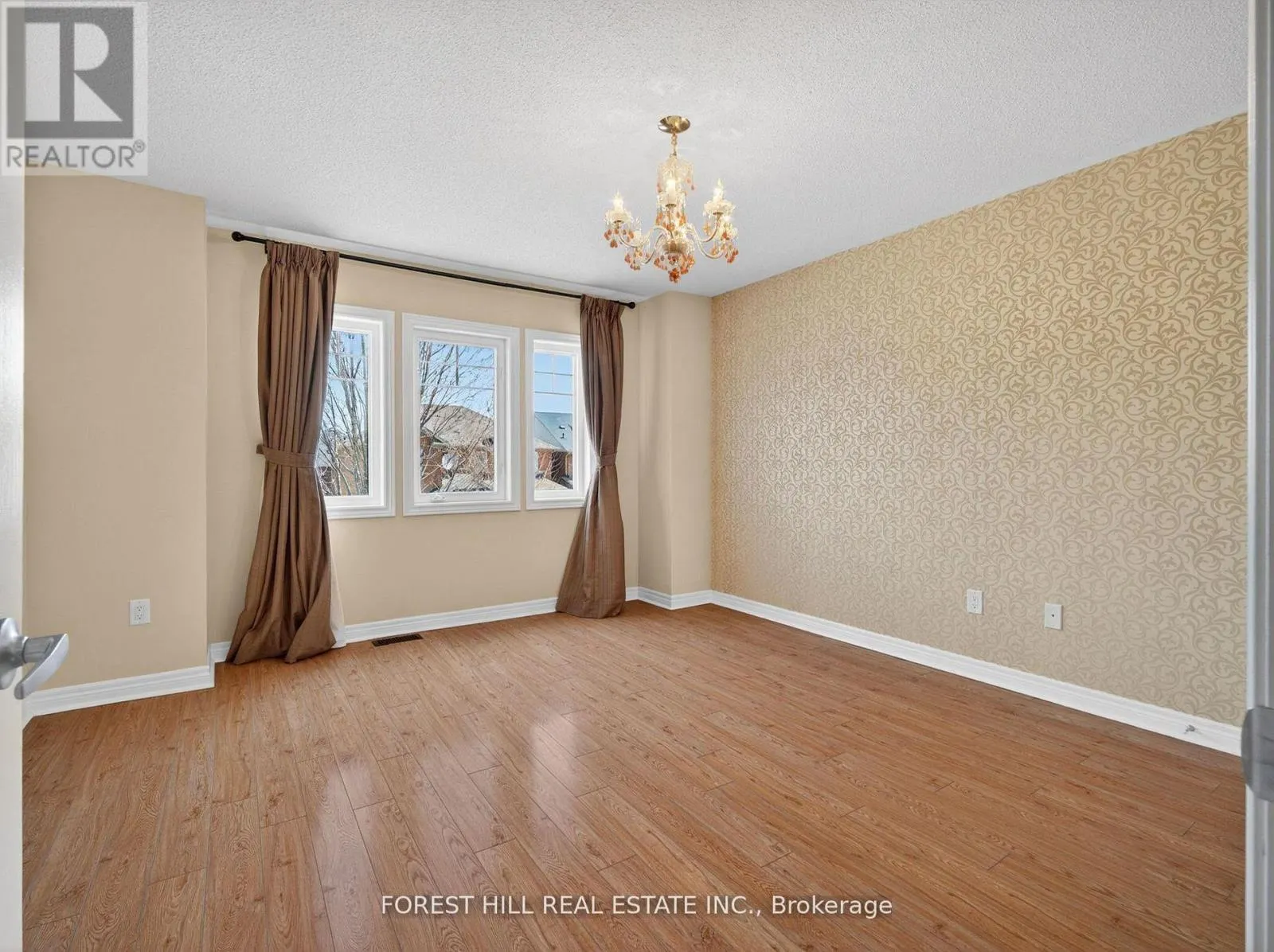 12 STOOKES CRESCENT