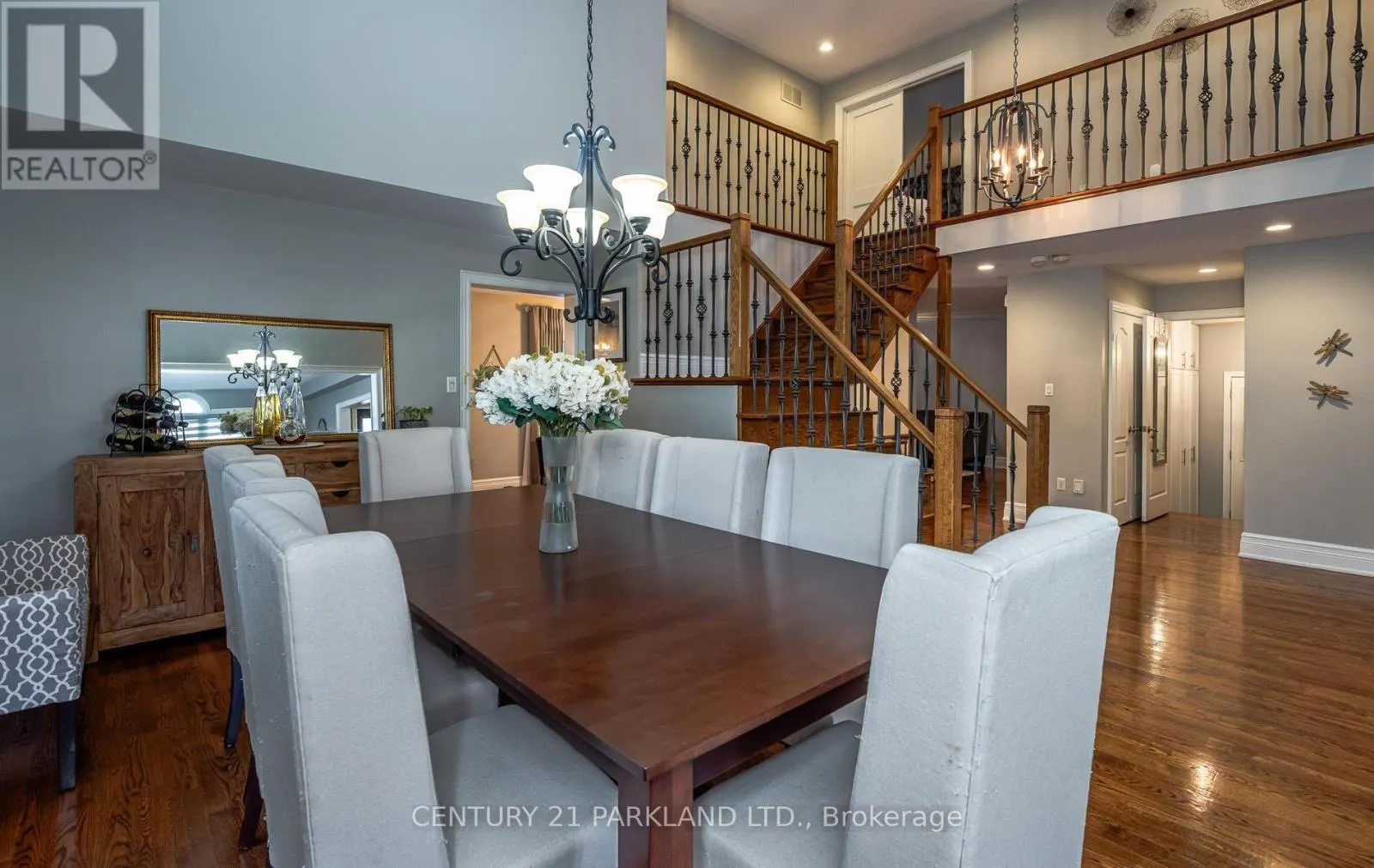 164 CARLYLE CRESCENT