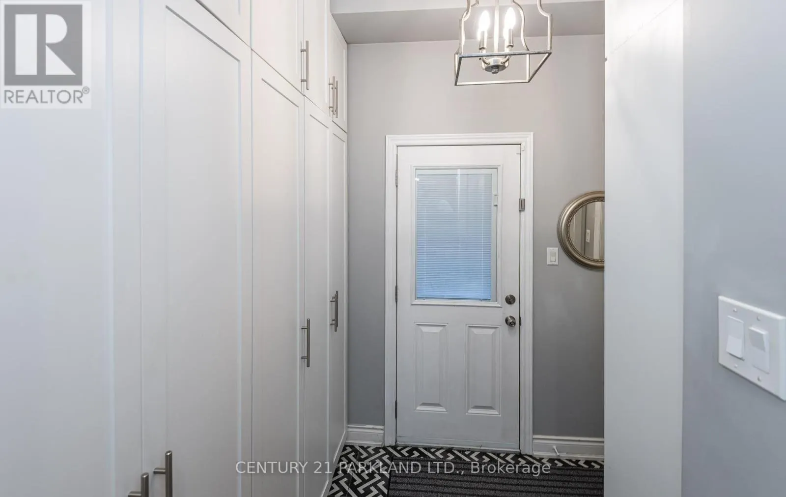 164 CARLYLE CRESCENT