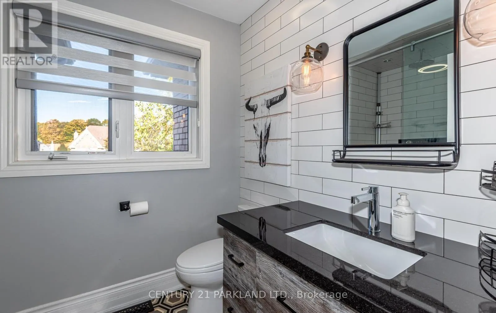 164 CARLYLE CRESCENT