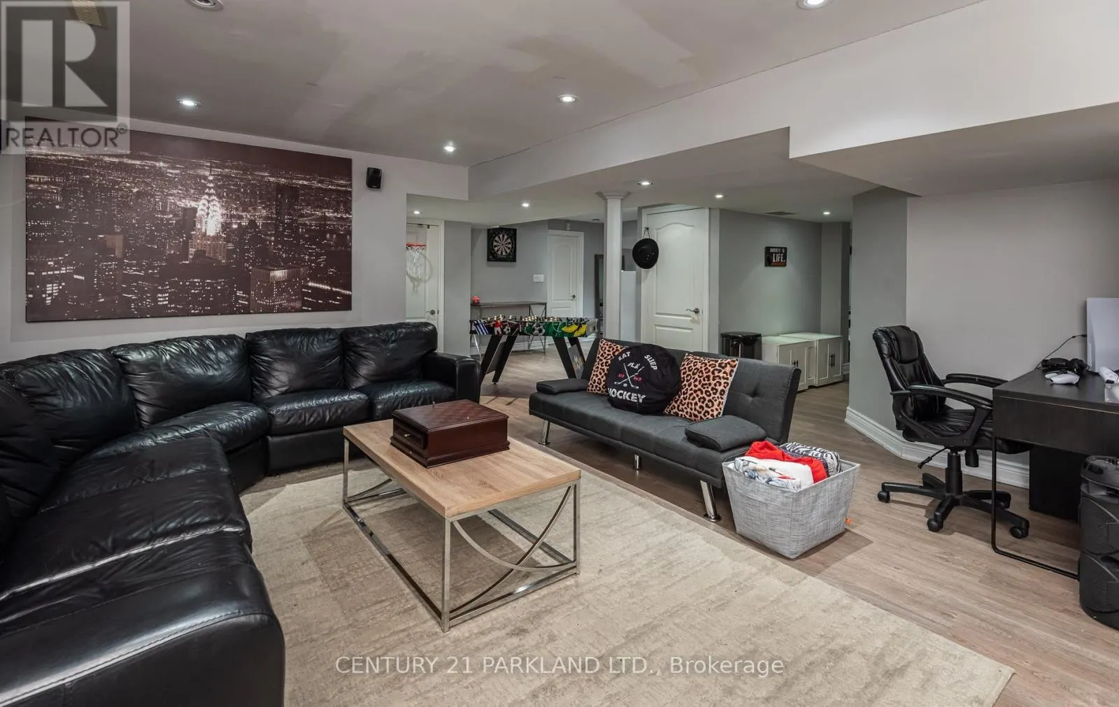 164 CARLYLE CRESCENT