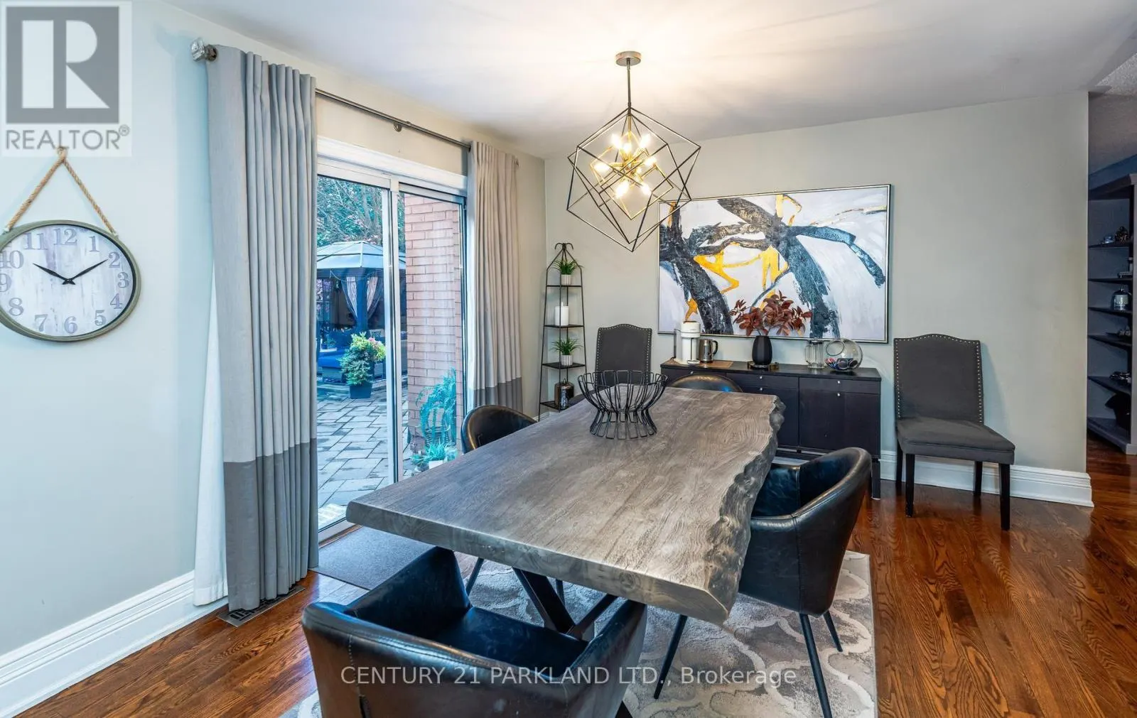 164 CARLYLE CRESCENT