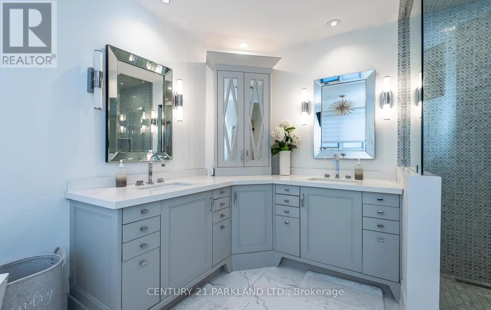 164 CARLYLE CRESCENT