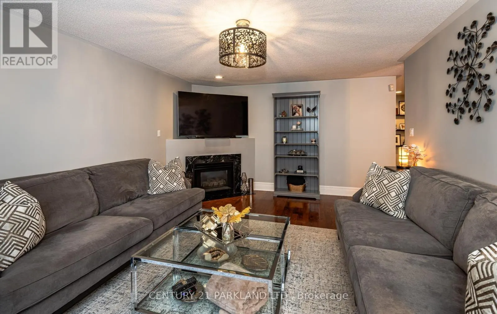 164 CARLYLE CRESCENT