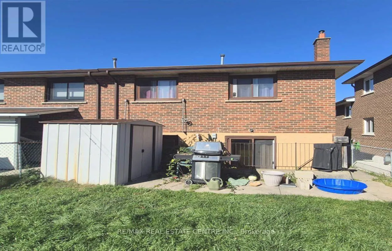 11 ALBANY DRIVE