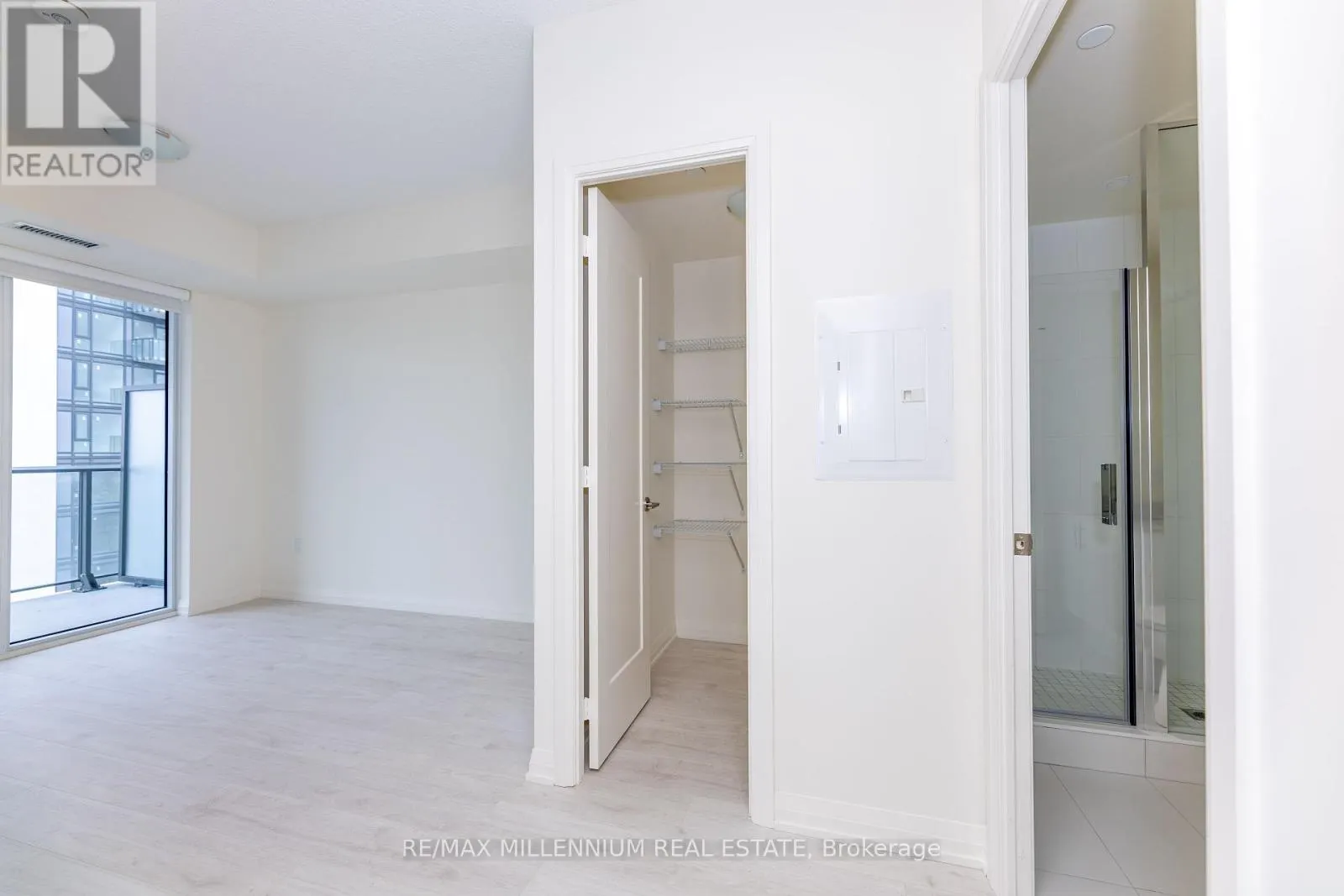 2310 - 8960 JANE STREET