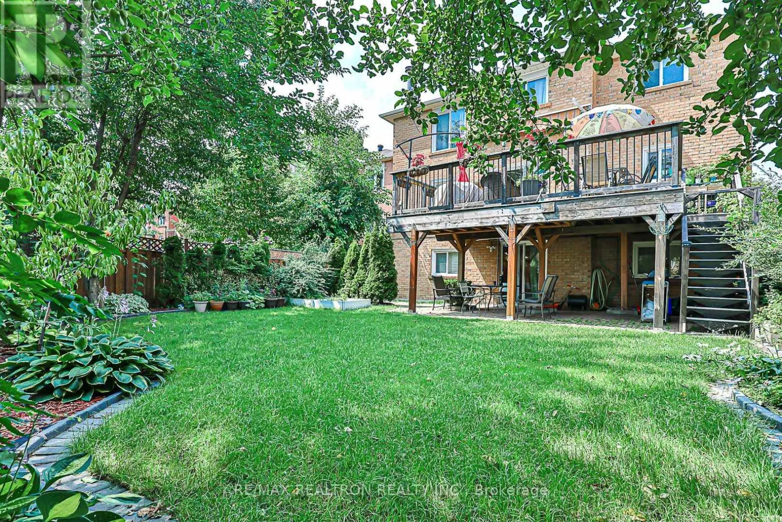 9 HYDE PARK DRIVE