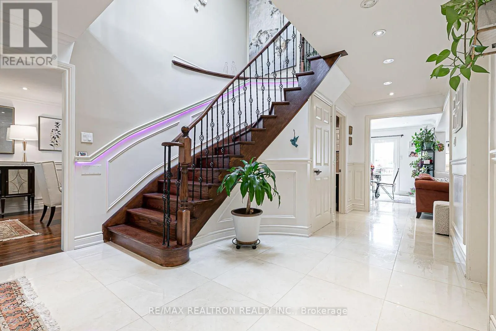 9 HYDE PARK DRIVE