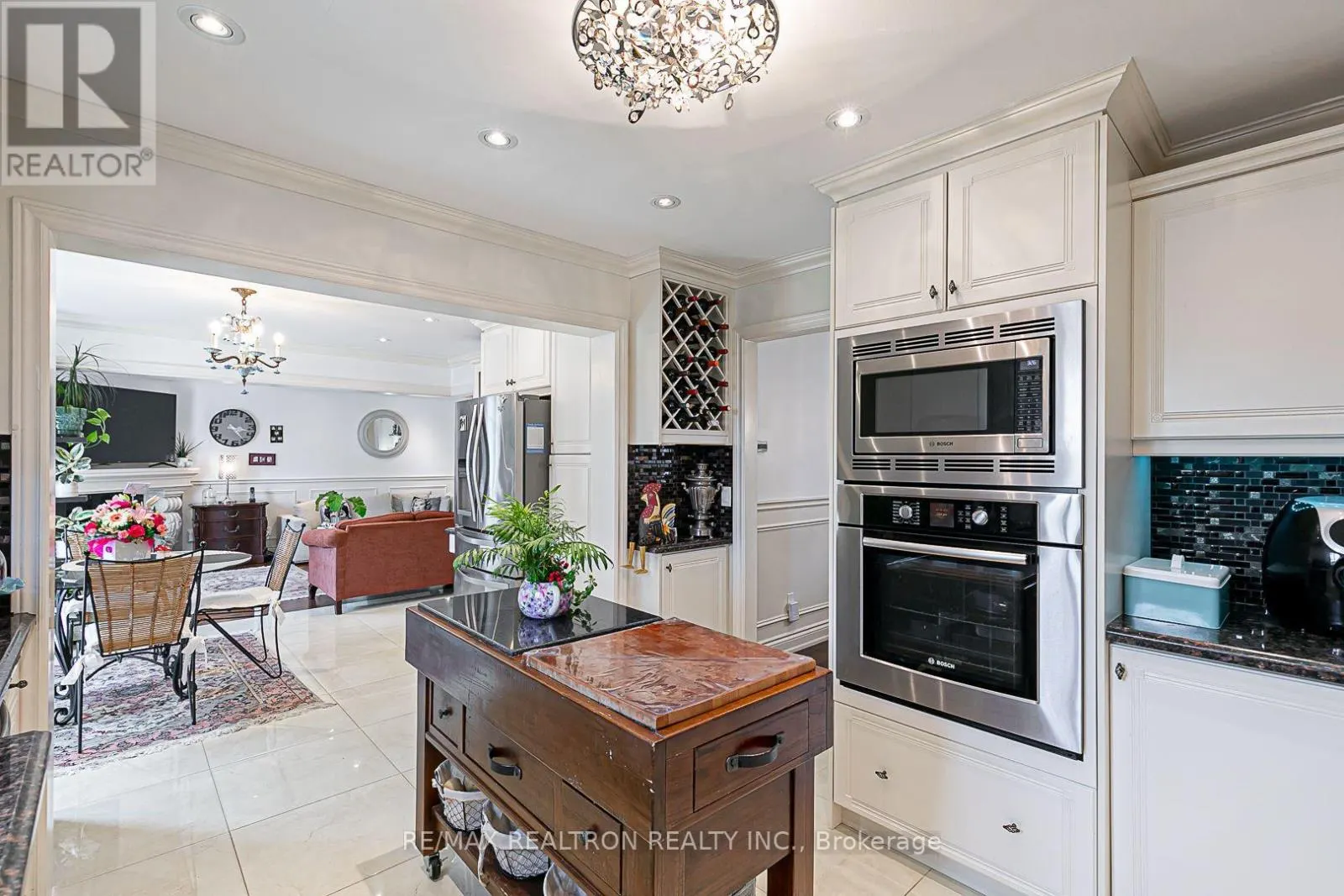 9 HYDE PARK DRIVE