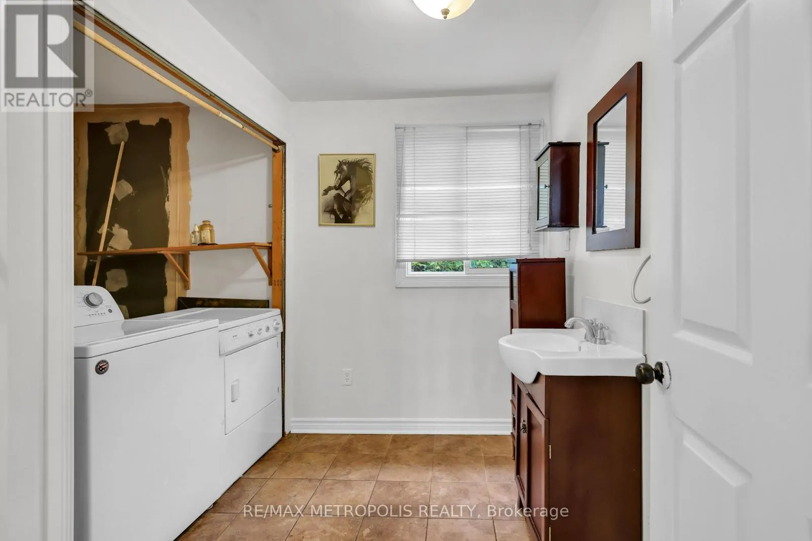 856 CENTRAL AVENUE