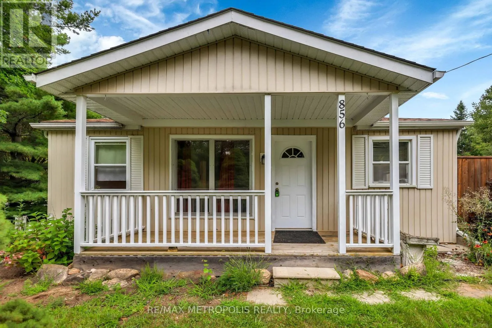 856 CENTRAL AVENUE