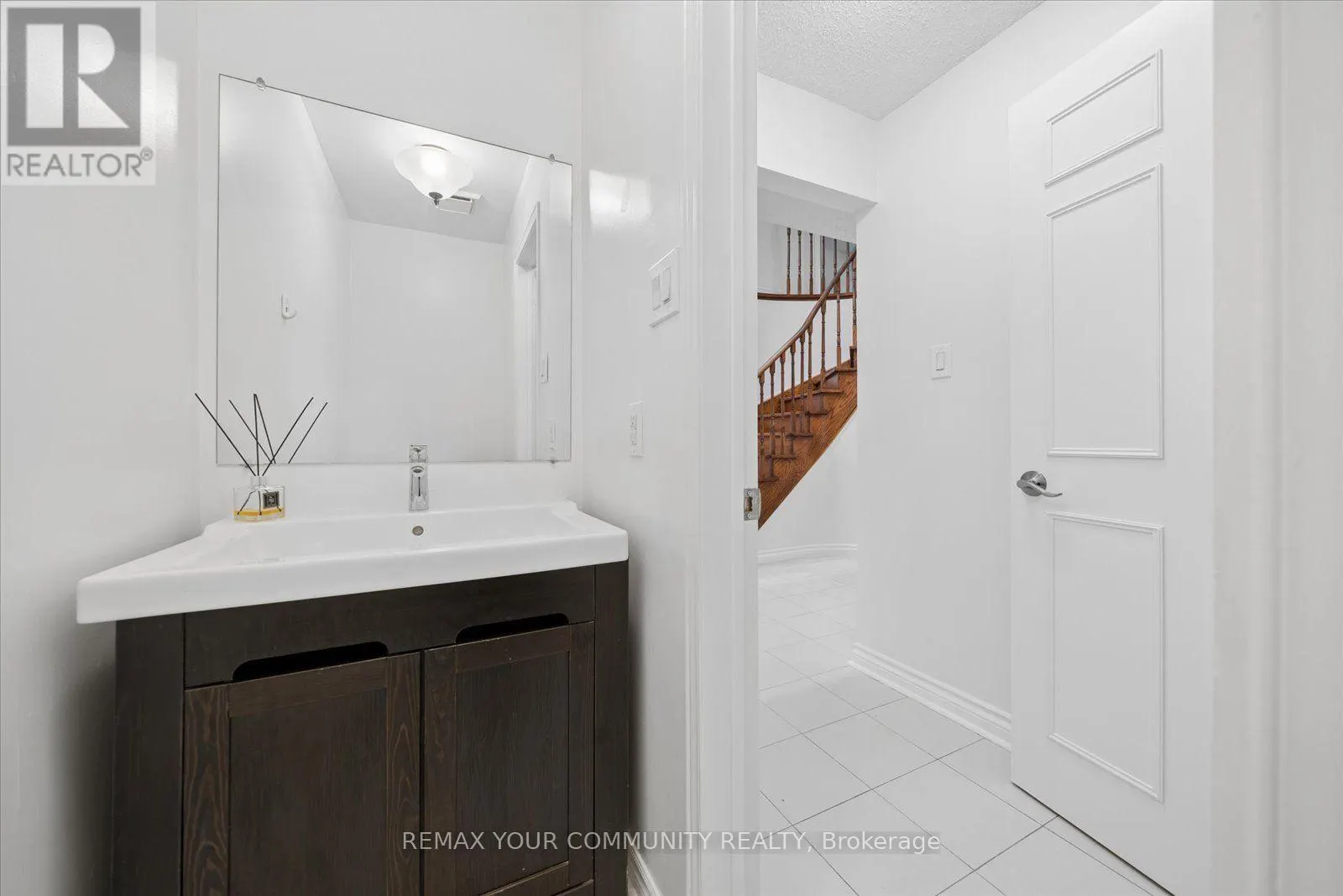 102 EDMUND SEAGER DRIVE