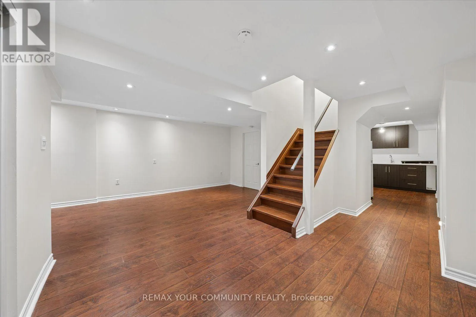 102 EDMUND SEAGER DRIVE
