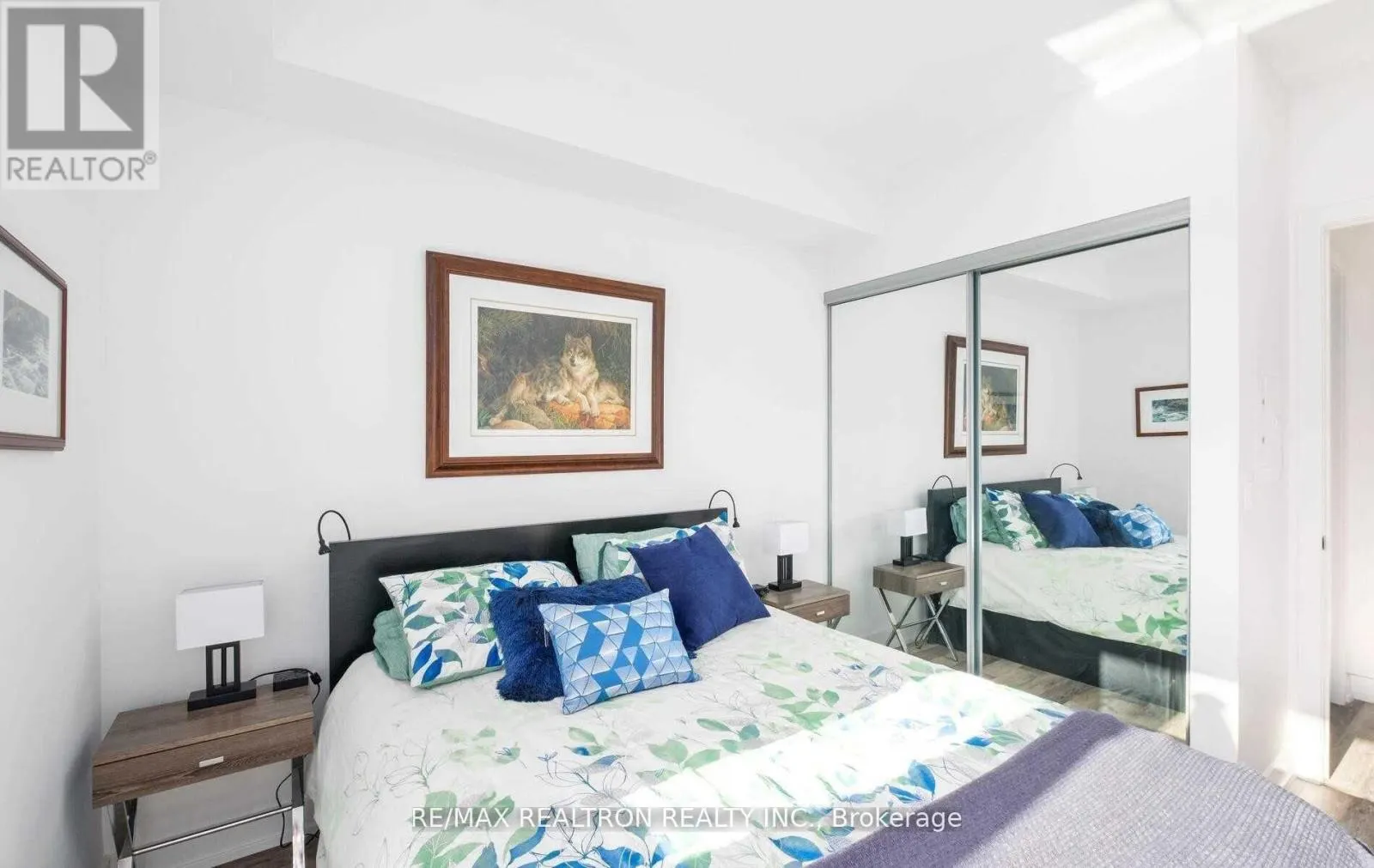 D332 - 333 SEA RAY AVENUE