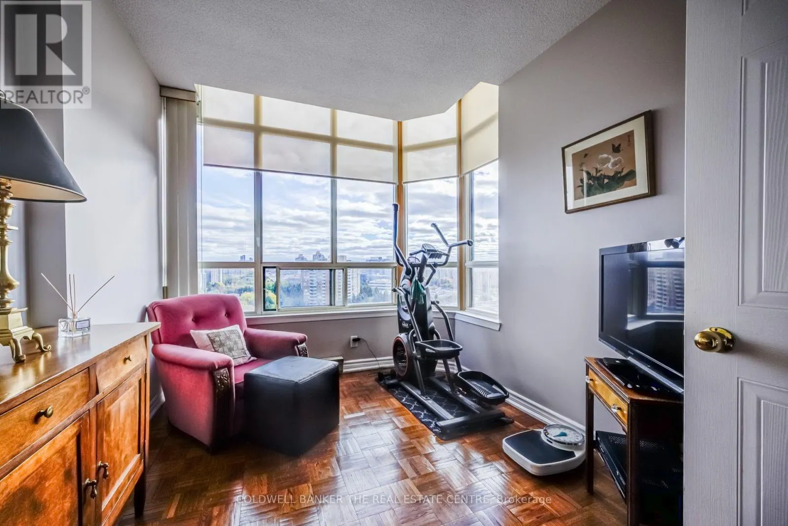 PH22 - 32 CLARISSA DRIVE