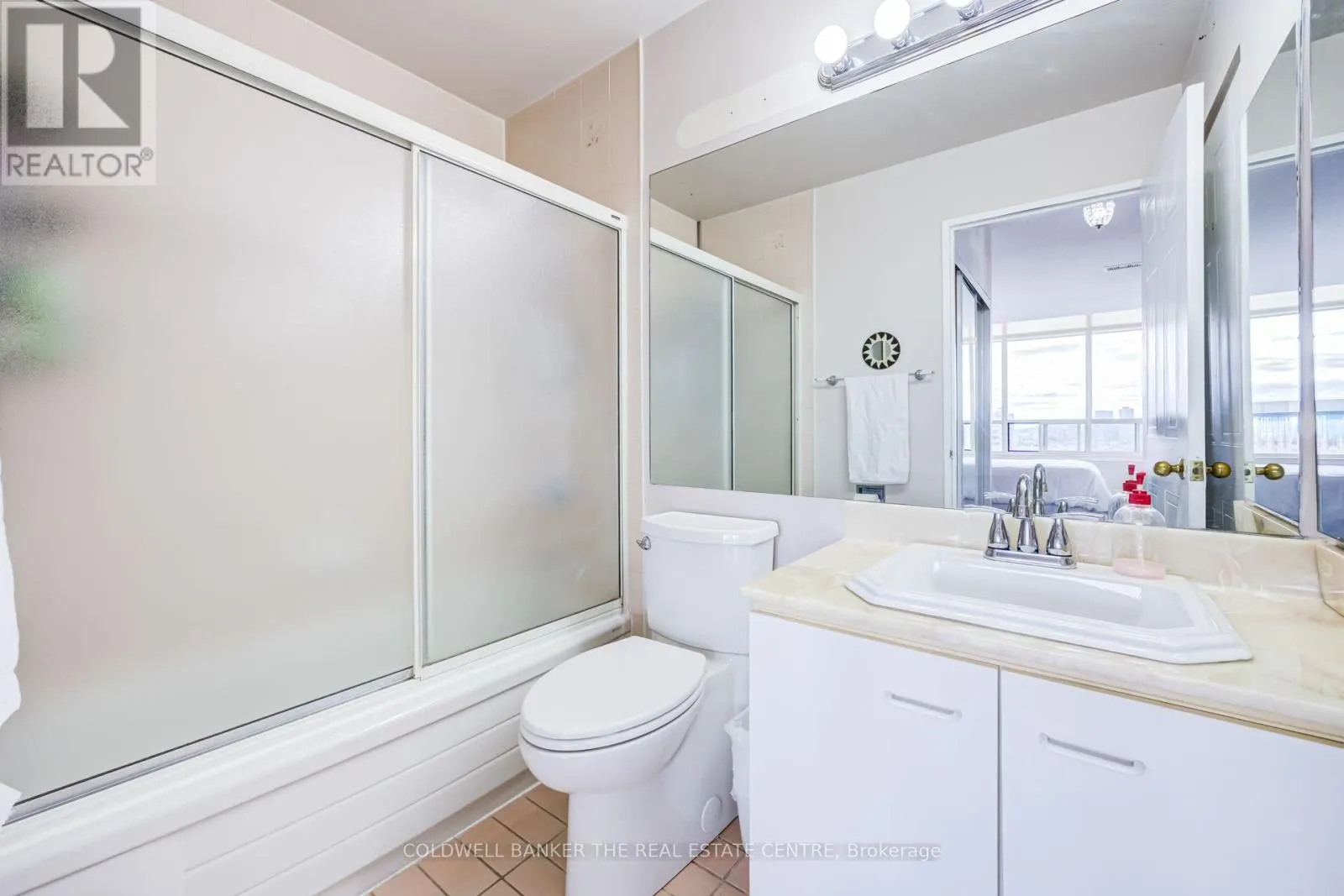 PH22 - 32 CLARISSA DRIVE