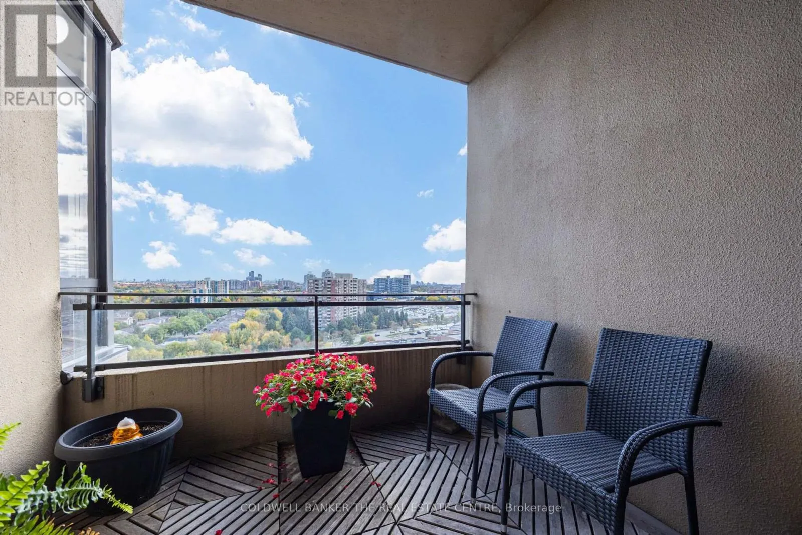 PH22 - 32 CLARISSA DRIVE