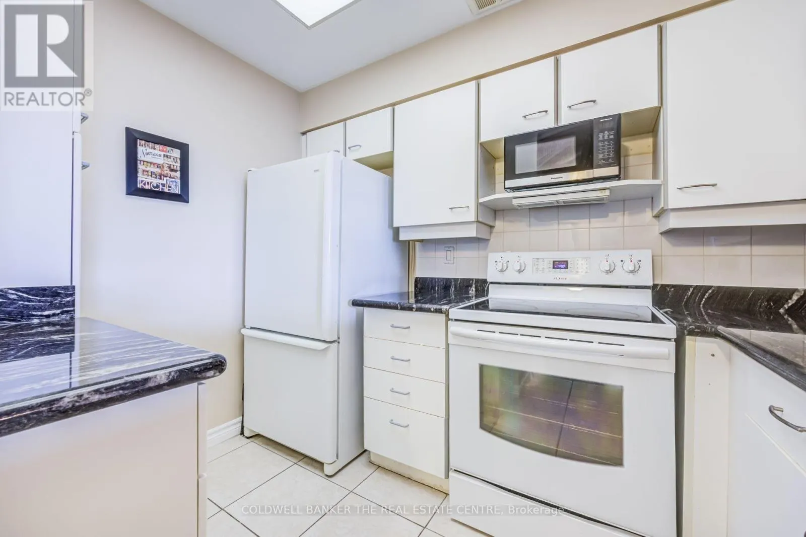 PH22 - 32 CLARISSA DRIVE