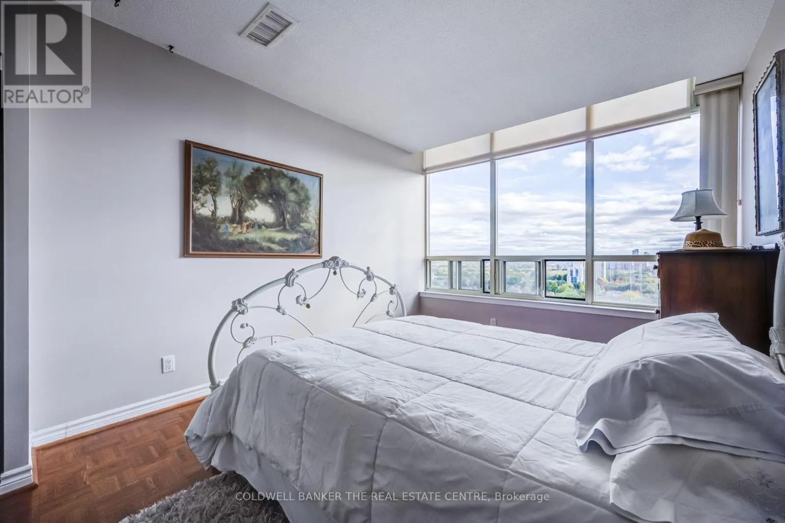 PH22 - 32 CLARISSA DRIVE