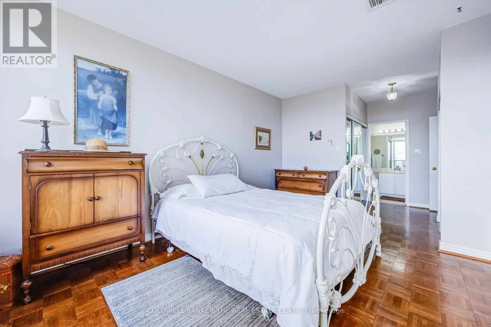 PH22 - 32 CLARISSA DRIVE