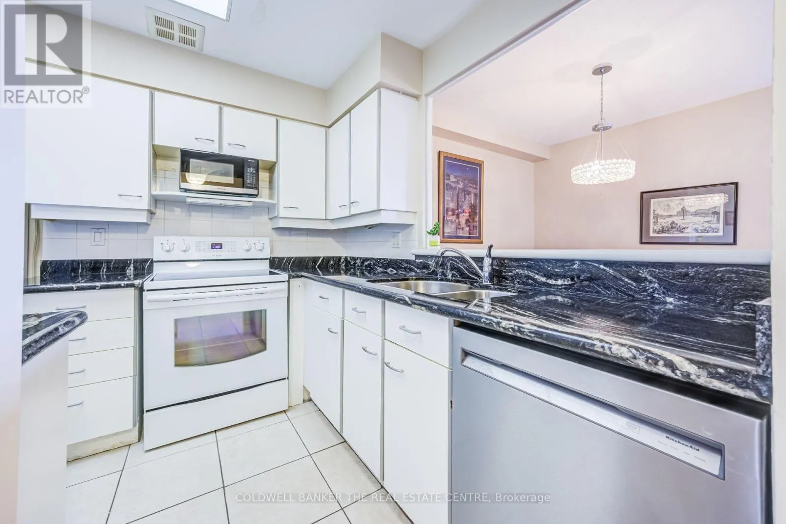 PH22 - 32 CLARISSA DRIVE
