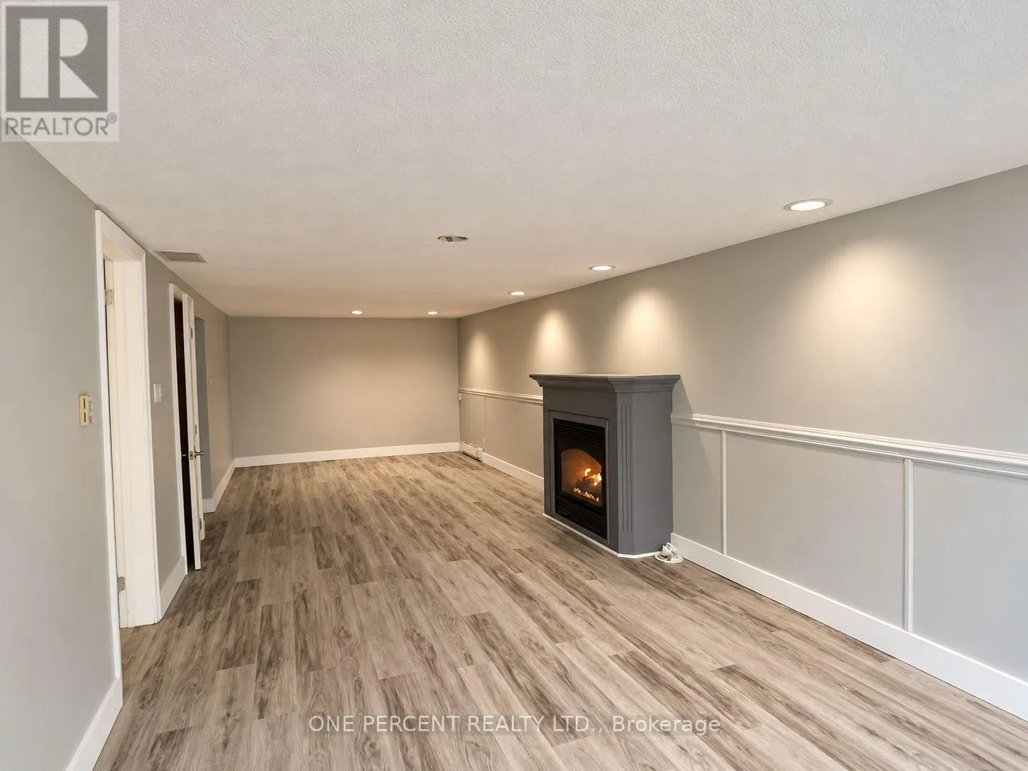 526 HIGHLAND CRESCENT