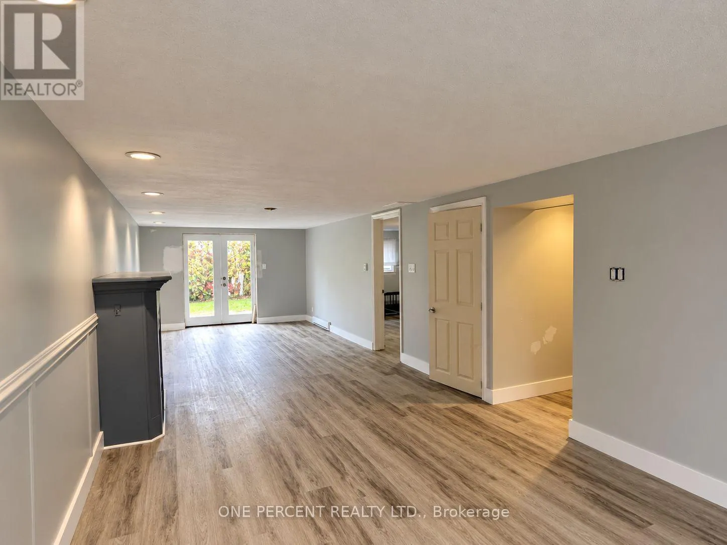 526 HIGHLAND CRESCENT