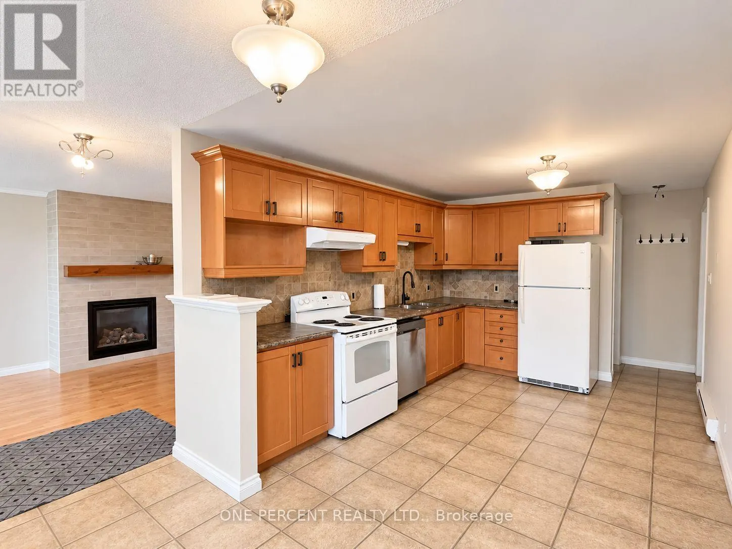 526 HIGHLAND CRESCENT