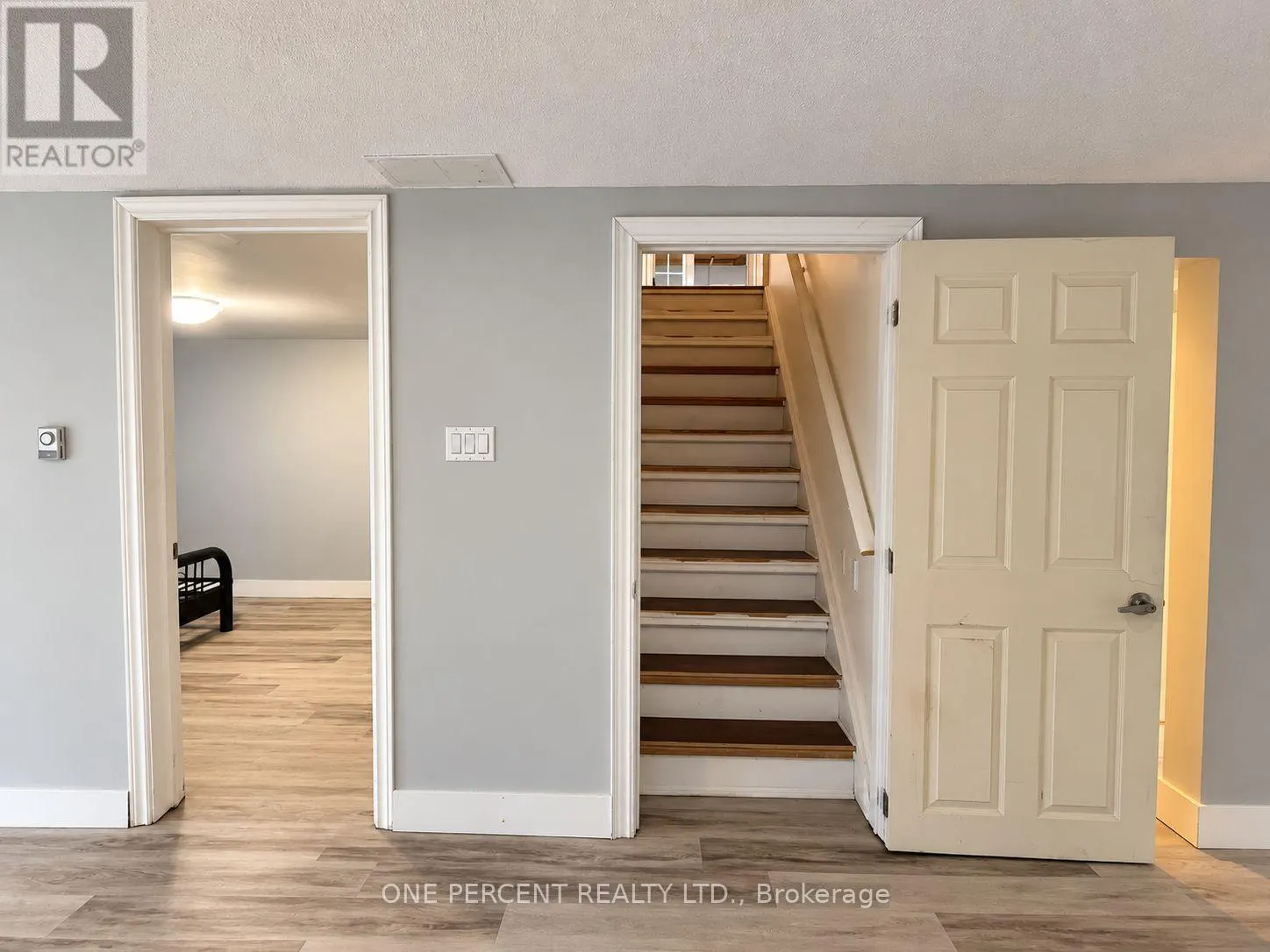 526 HIGHLAND CRESCENT