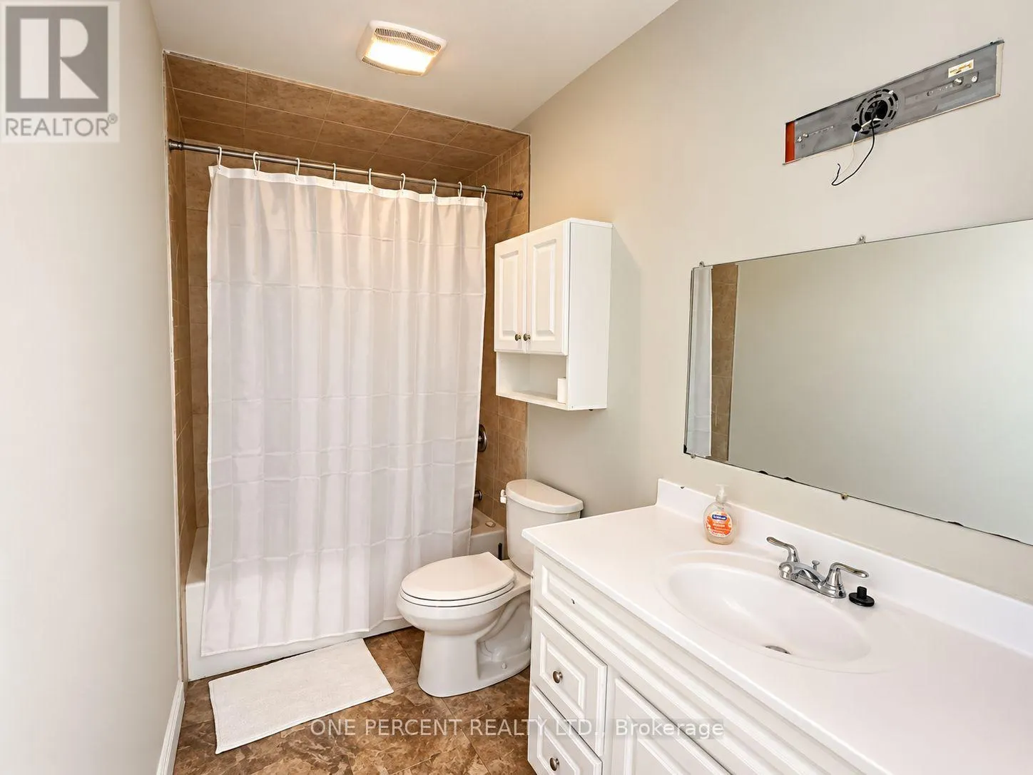 526 HIGHLAND CRESCENT