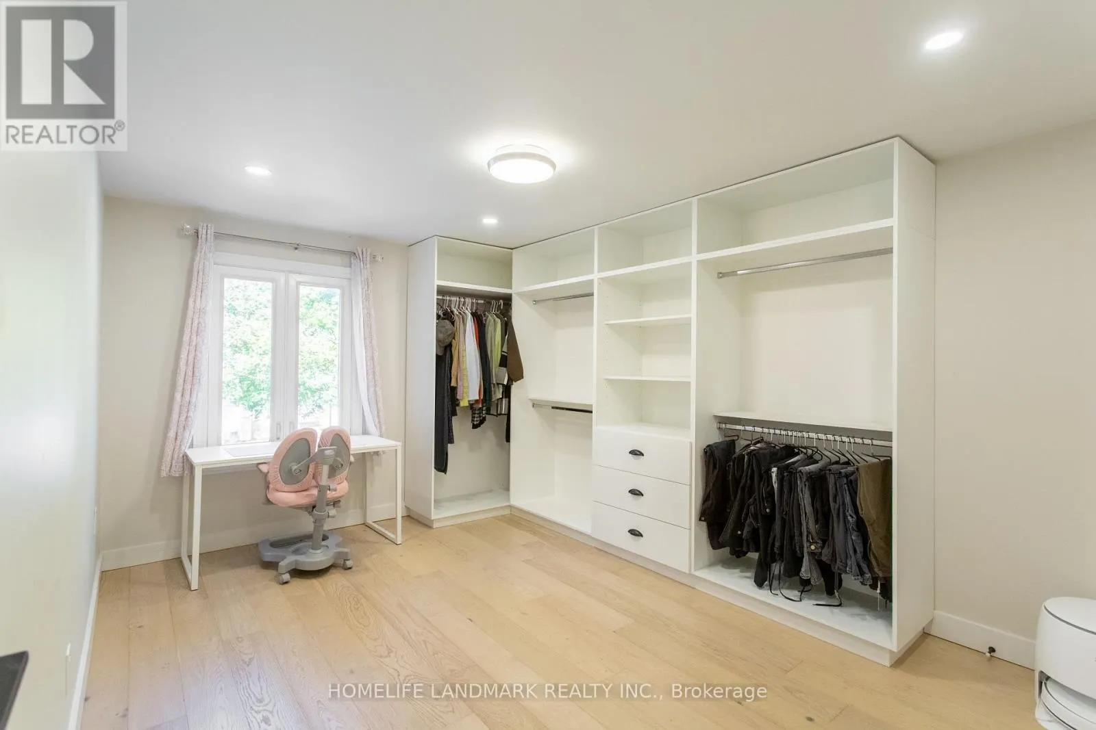 15 FOXGLOVE COURT