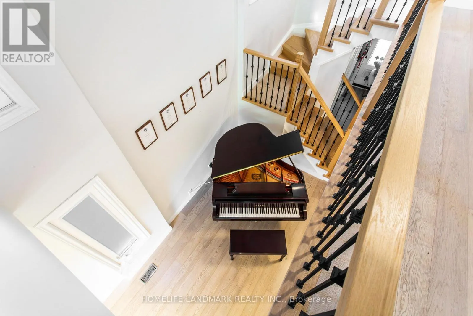 15 FOXGLOVE COURT