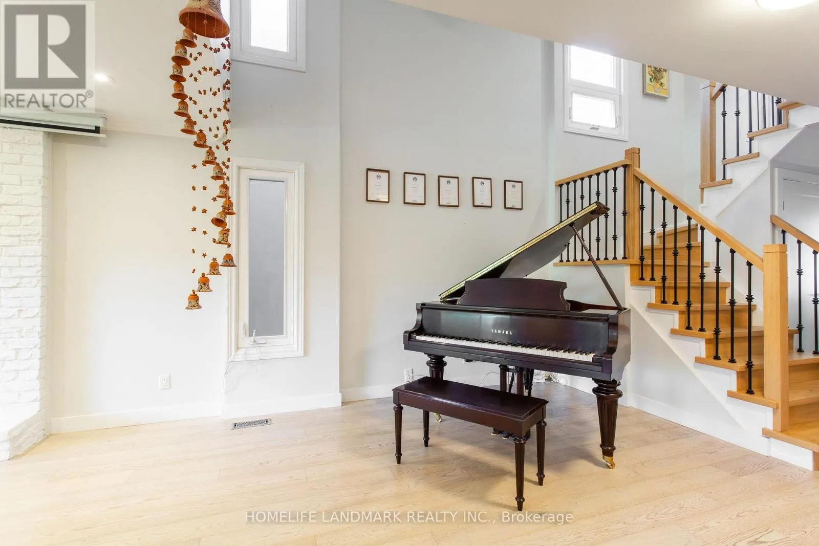 15 FOXGLOVE COURT